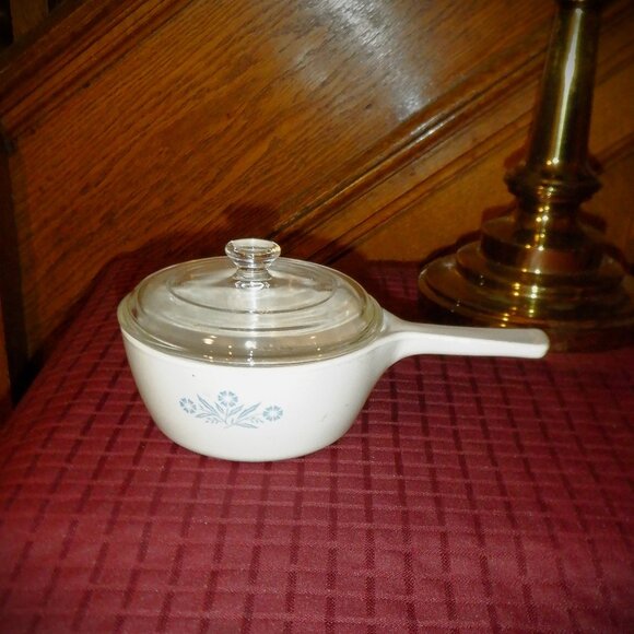 ~ CORNING WARE in Blue Cornflower / Lid P-82 - B 750 ml - Picture 1 of 1